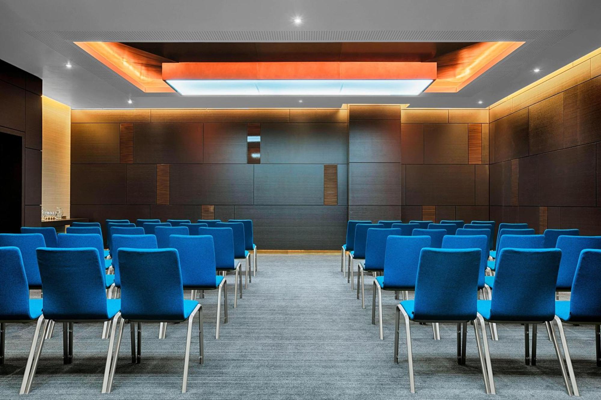 The Westin Doha Hotel & Spa Экстерьер фото Meeting room
