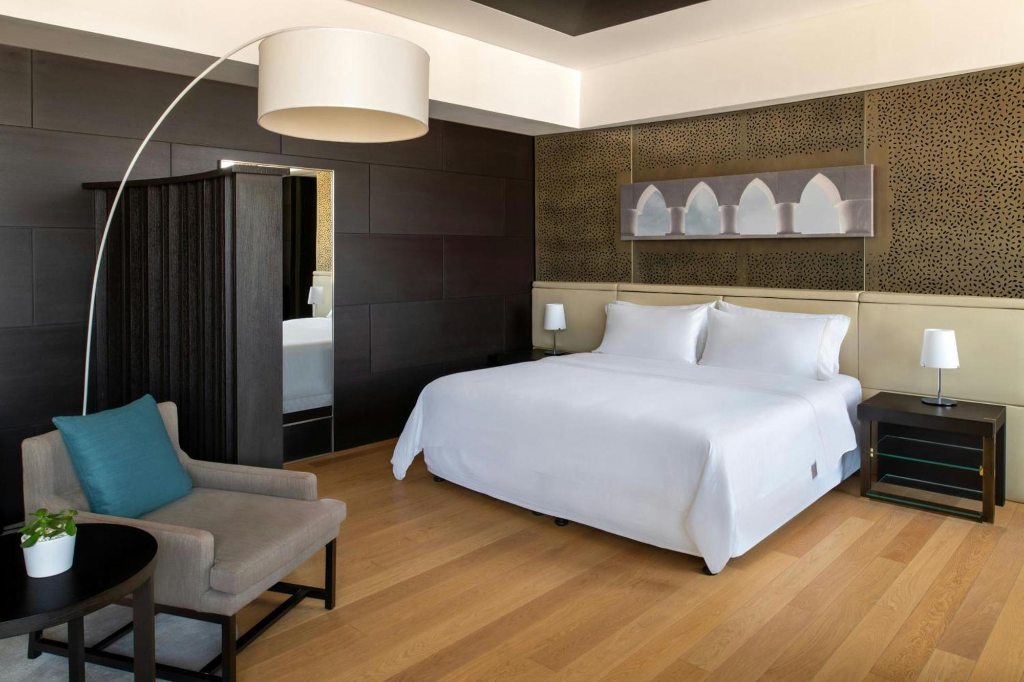 The Westin Doha Hotel & Spa Экстерьер фото